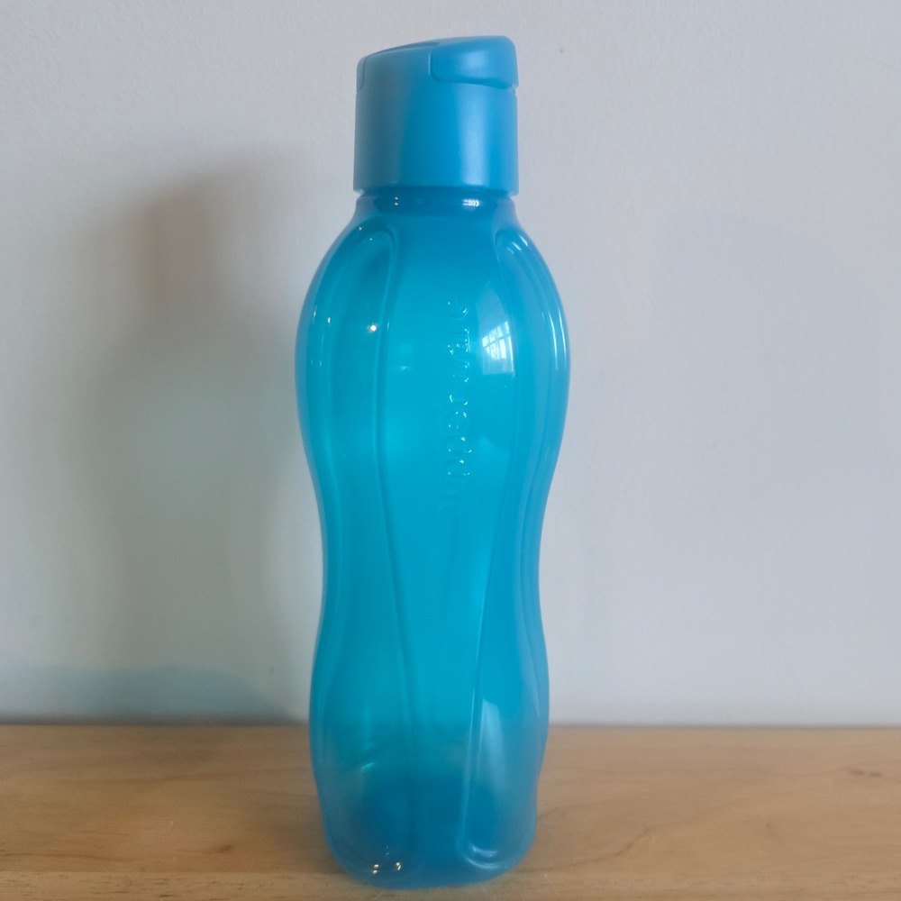 Tupperware Eco Water Bottle Unisex 750ml 25oz Blue Reusable Flip Top Ergonomic